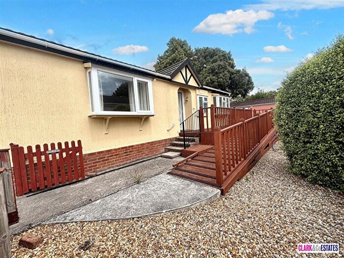2 Bedroom Park Home For Sale In First Avenue, Newport Park, Exeter, EX2