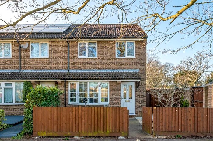 3 Bedroom End Of Terrace House For Sale In Tweed Crescent, Greenwood Homes, Bicester, OX26
