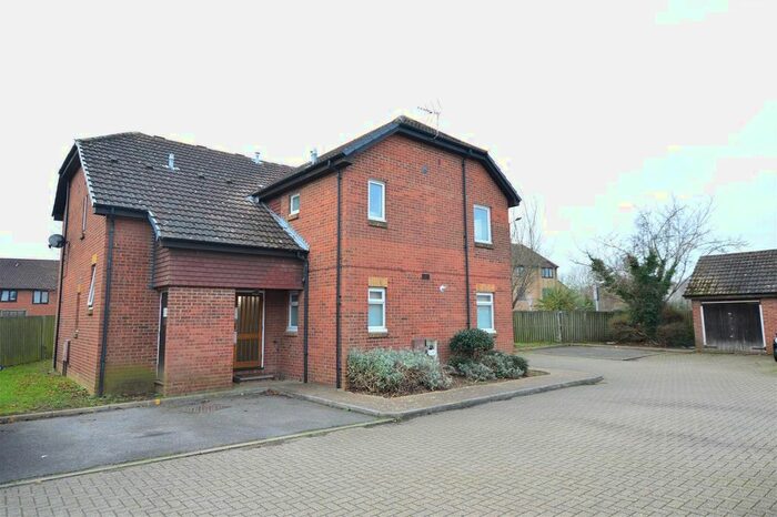 Studio To Rent In Braemar Gardens, Cippenham, Slough SL1