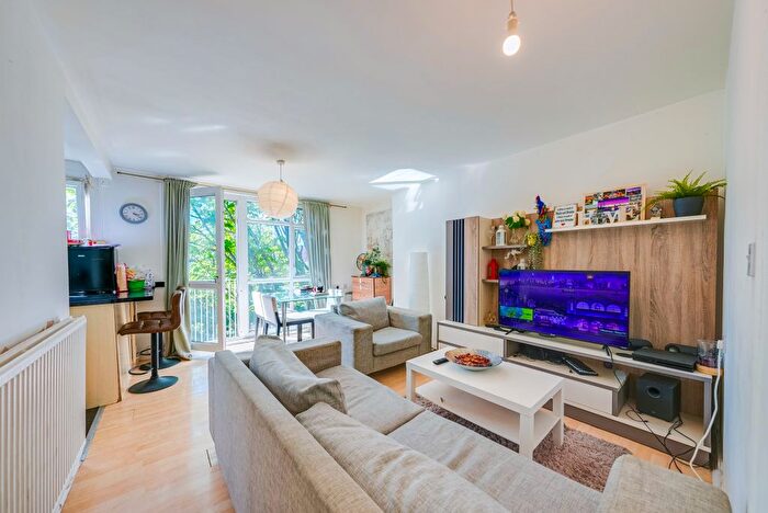 2 Bedroom Flat For Sale In Hevelius Close, London, SE10