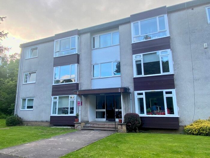 2 Bedroom Flat To Rent In Bankholm Place, Clarkston, East Renfrewshire, G76