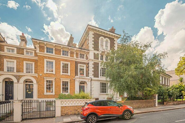 2 Bedroom Flat To Rent In Gloucester Crescent, Camden, London, NW1