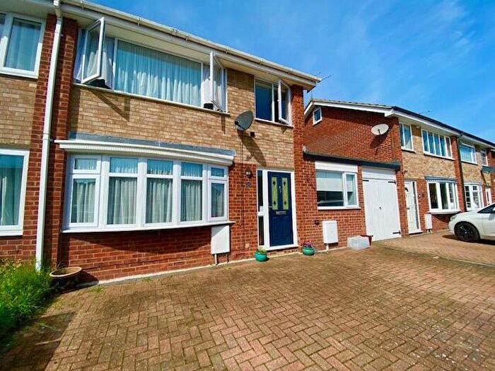 3 Bedroom Semi Detached House To Rent In Elm Drive, Deanshanger, Milton Keynes, MK19