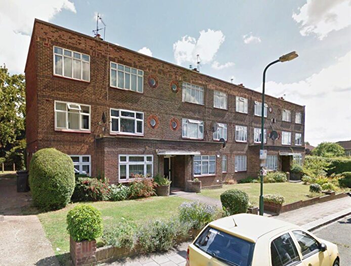2 Bedroom Flat For Sale In Leeland Way, London, NW10