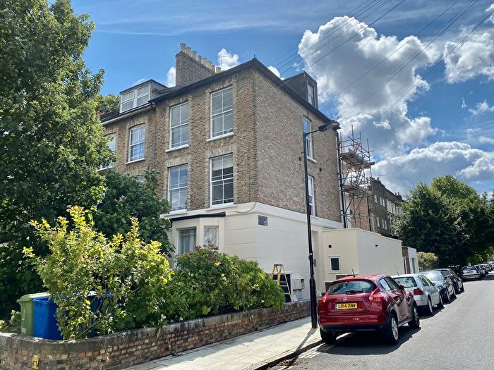 2 Bedroom Flat To Rent In Belfort Road, Peckham Rye, SE15