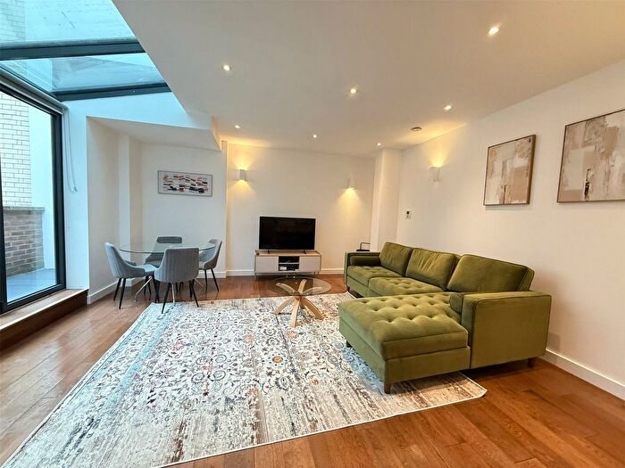 2 Bedroom Flat To Rent In Baker Street, London, W1U