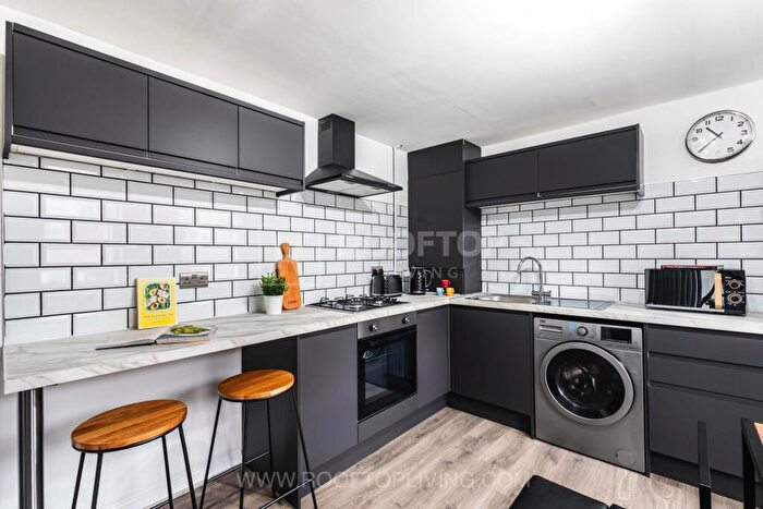 2 Bedroom House To Rent In Queens Road, Leeds, LS6