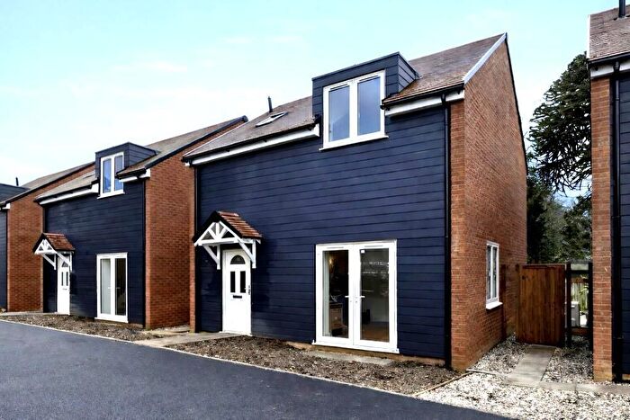 2 Bedroom Property For Sale In High Road, High Cross, Ware, SG11