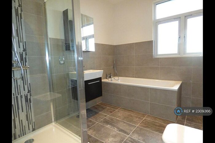 1 Bedroom Flat To Rent In Cranbrook Lane, London, N11