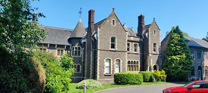 1 Bedroom Apartment For Sale In Stoneygate Road, Leicester, LE2