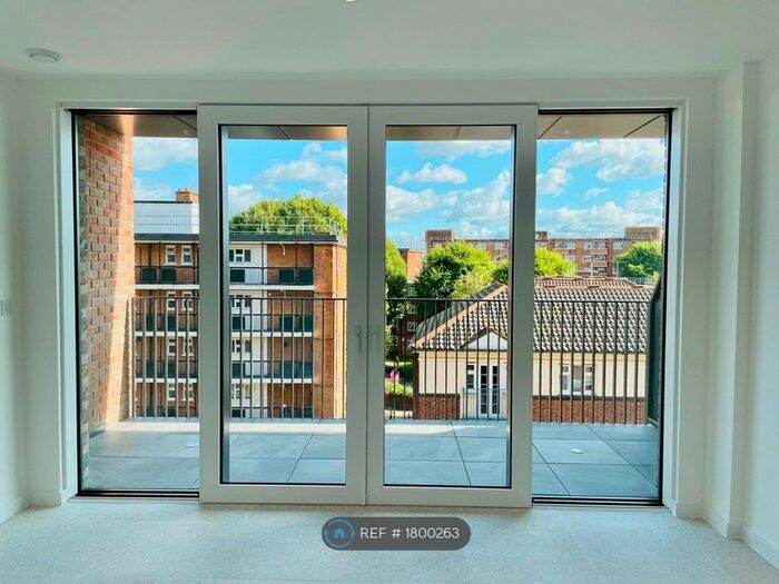 2 Bedroom Flat To Rent In Sidney Street, London, E1