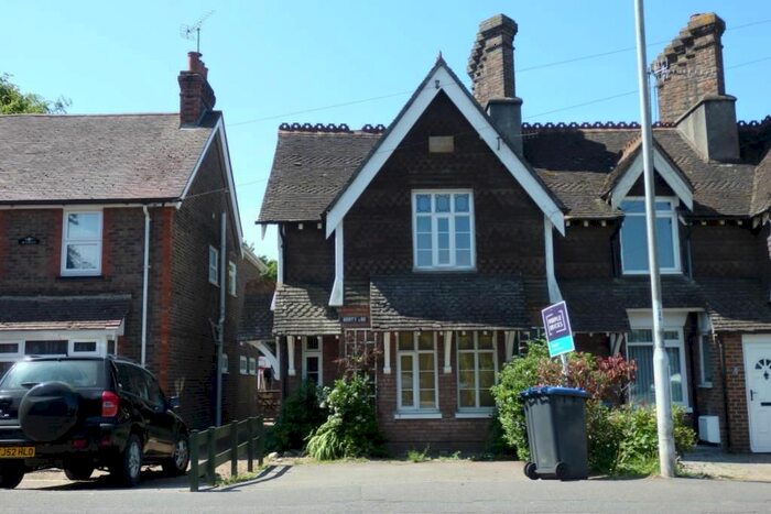 3 Bedroom End Of Terrace House To Rent In North End, London Road, East Grinstead, RH19