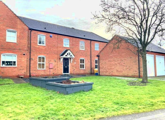 3 Bedroom House To Rent In Colchester Walk, Bletchley, MK3