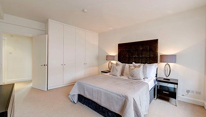 2 Bedroom Flat To Rent In Fulham Road, London, SW3