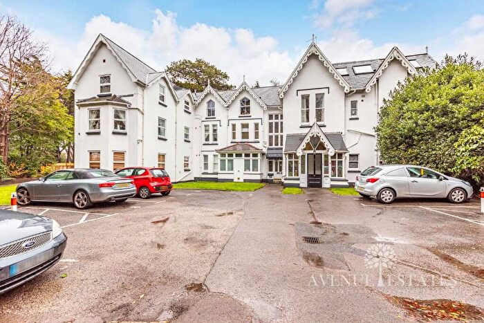 2 Bedroom Apartment For Sale In Cavendish Road, Bournemouth, Dorset, BH1
