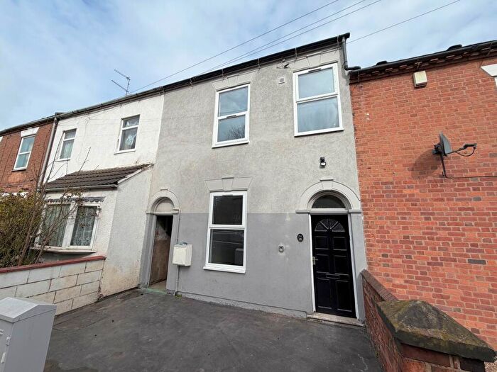 5 Bedroom Terraced House To Rent In Moor Street, Burton-On-Trent, DE14