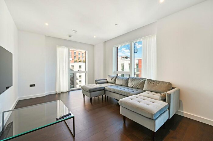 3 Bedroom Apartment For Sale In Kennedy Building, Lexington Gardens, Nine Elms, SW11