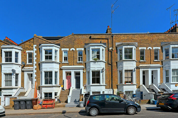 1 Bedroom Flat To Rent In Cadogan Terrace, Hackney., E9