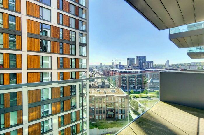 2 Bedroom Flat For Sale In Deveraux House, Duke Of Wellington Avenue, SE18