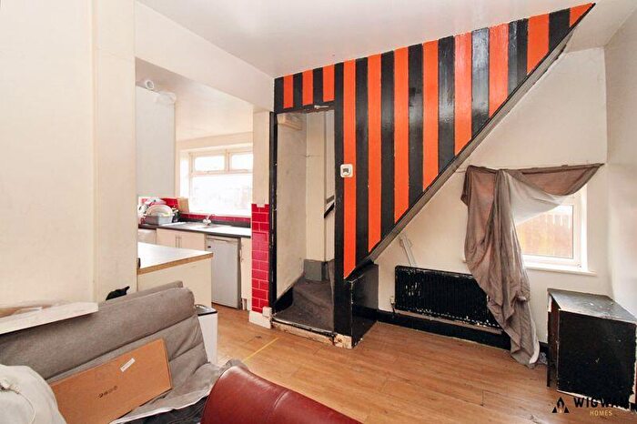 2 Bedroom End Of Terrace House For Sale In Perth Street West, Hull, HU5