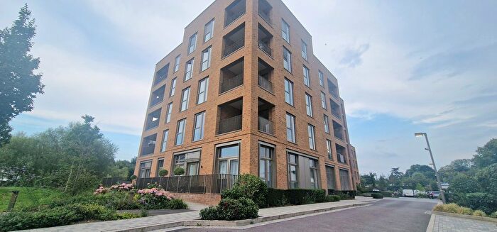 2 Bedroom Flat To Rent In Frogmore Avenue, Watford, WD17