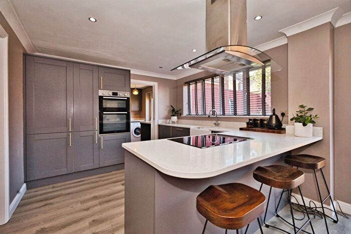 4 Bedroom Detached House For Sale In Poplar Drive, Yeovil, BA21