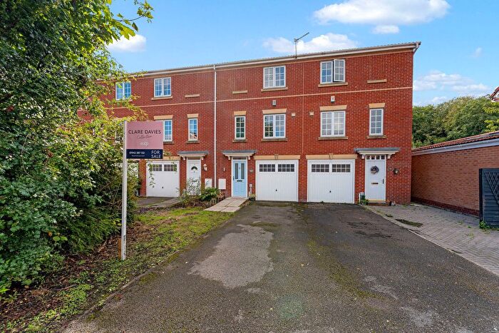 3 Bedroom Town House For Sale In Wateredge Close, Leigh, WN7