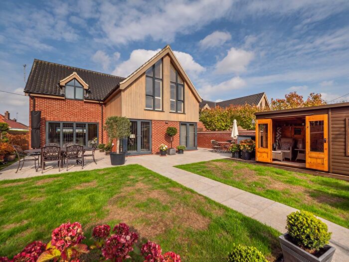 3 Bedroom Detached House For Sale In Baldwin Close, Fakenham, NR21