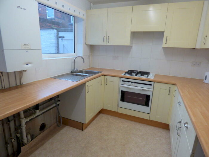 2 Bedroom House To Rent In Meredith Street, L19