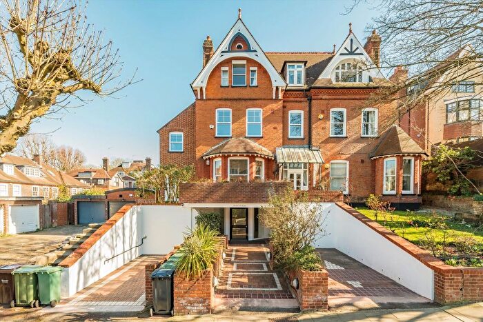 3 Bedroom Flat For Sale In Redington Road, Hampstead, NW3