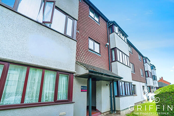 1 Bedroom Flat For Sale In Teviot Avenue, Aveley, South Ockendon, RM15