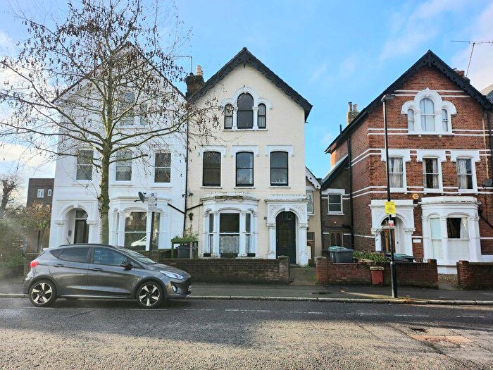 1 Bedroom Flat To Rent In Oakfield Road, London, N4