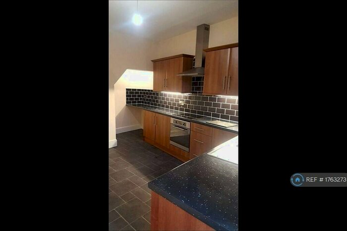 2 Bedroom End Of Terrace House To Rent In Vincent Street, Blackburn, BB2