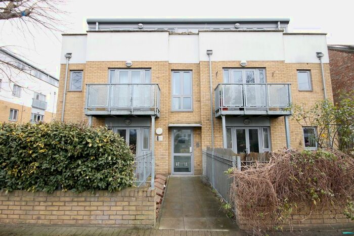 2 Bedroom Flat To Rent In Dacre Road, Plaistow, London, E13