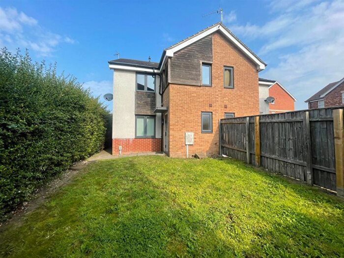 2 Bedroom Terraced House To Rent In Whistler Close, Brough, HU15