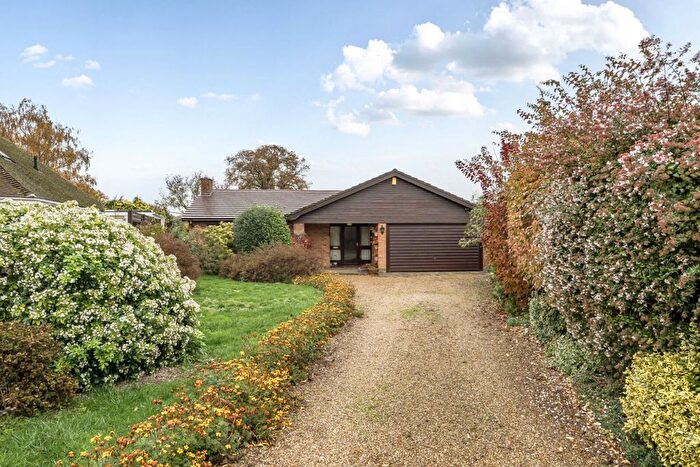 3 Bedroom Bungalow For Sale In Rivacres, Whitchurch Hill, Reading, Oxfordshire, RG8