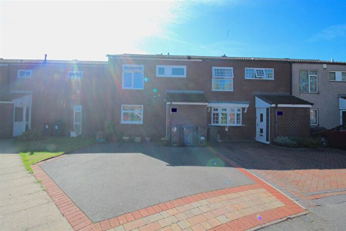 3 Bedroom Terraced House For Sale In Bickley Grove, Birmingham, B26