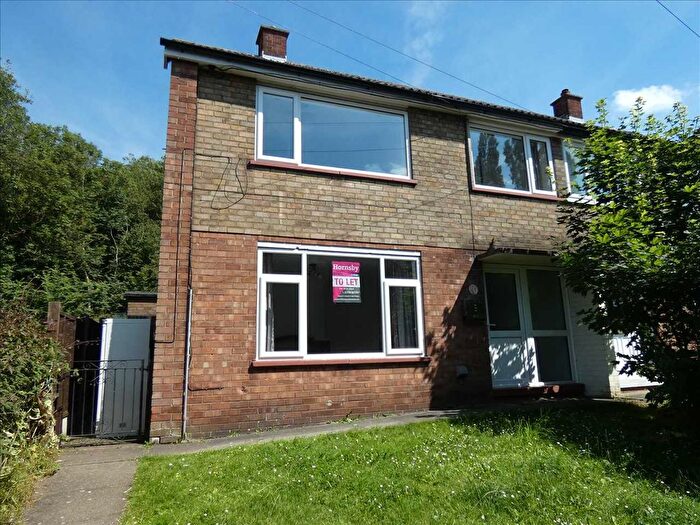 3 Bedroom End Terrace House To Rent In Chapman Avenue, Scunthorpe, DN17