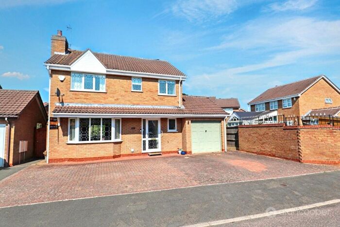 4 Bedroom Detached House To Rent In Gloucester Close, Nuneaton, CV11