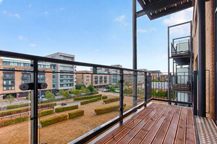 2 Bedroom Apartment To Rent In Jones Point House, Prospect Place, Cardiff Bay, CF11