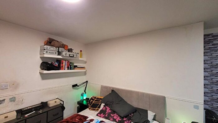 Studio To Rent In Bell Farm Avenue, Dagenham, RM10