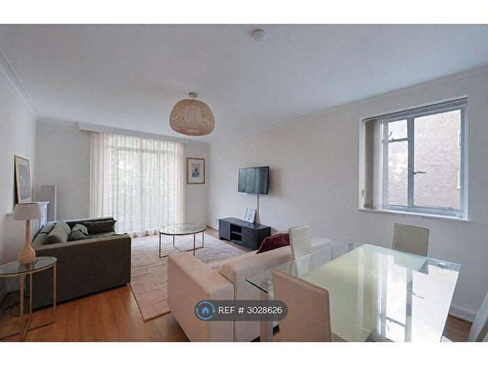 3 Bedroom Flat To Rent In Caroline House, London, W2