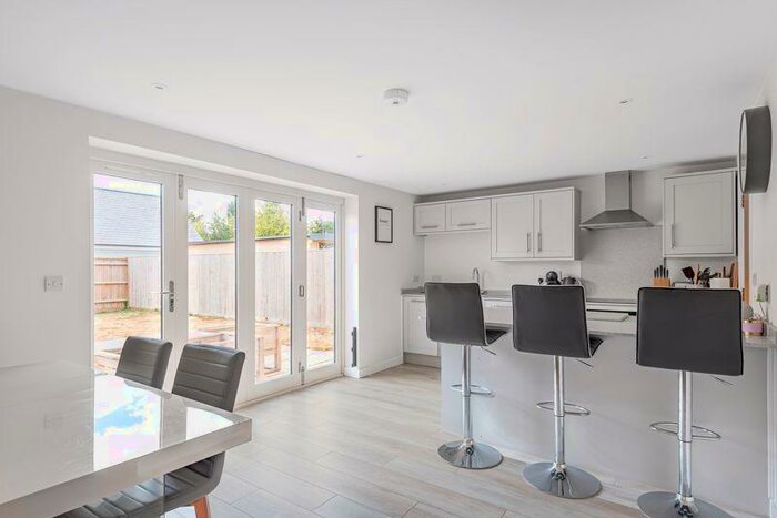 3 Bedroom Semi-Detached House For Sale In Kirkwood, Beggarsbush Hill, OX10