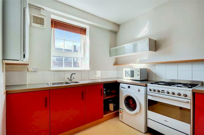 2 Bedroom Flat To Rent In Gilbert House, McMillan Street, London, SE8