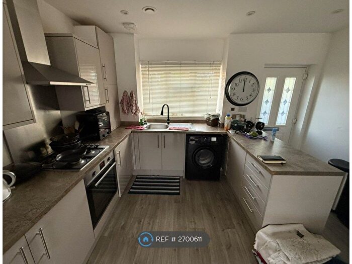 3 Bedroom Semi Detached House To Rent In Norbury Avenue, Croydon, CR7