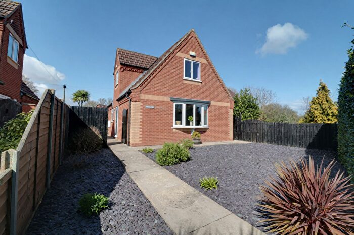 2 Bedroom Detached House For Sale In The Close, Goxhill, DN19