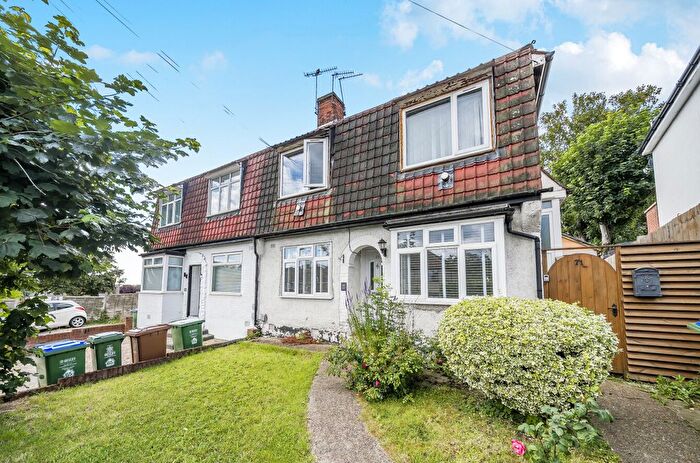 2 Bedroom Maisonette For Sale In Martens Avenue, Bexleyheath, Kent, DA7