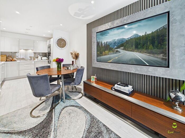 2 Bedroom Flat For Sale In Craft Court, Regal Walk, Bexleyheath, Kent, DA6