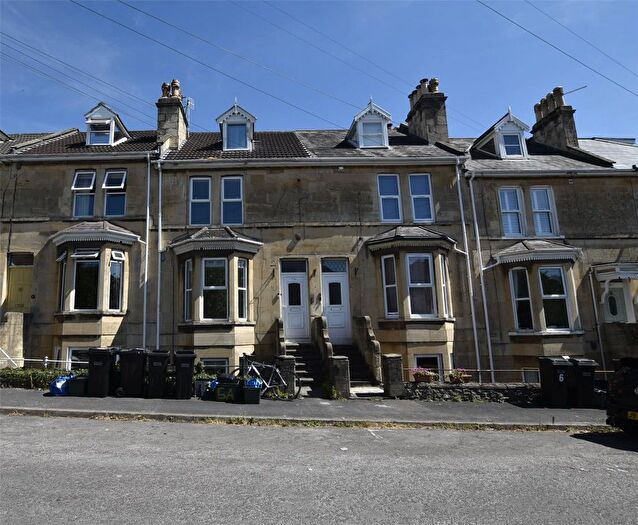 Terraced House To Rent In Ashley Avenue, Bath, Somerset, BA1
