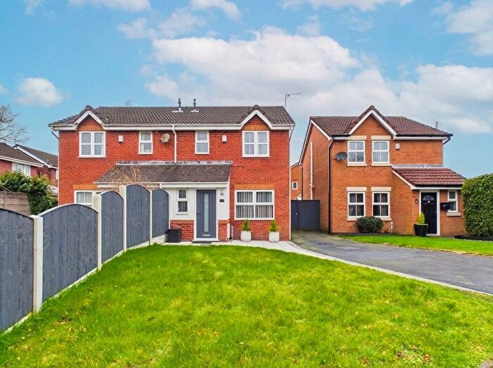 3 Bedroom Semi Detached House For Sale In Headingly Avenue, Skelmersdale, WN8